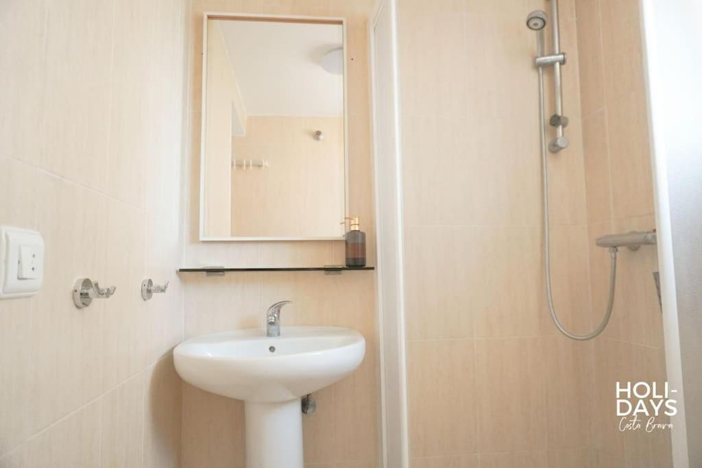 Apartamento Marina Dreams Ρόζες Εξωτερικό φωτογραφία